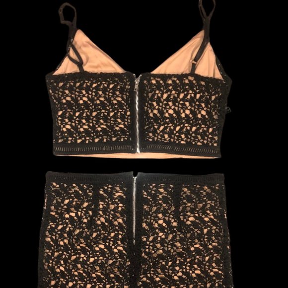 KENDALL + KYLIE BLACK LACE CROTCHET MINI SKIRT AND CROP TOP SET - Picture 4 of 9